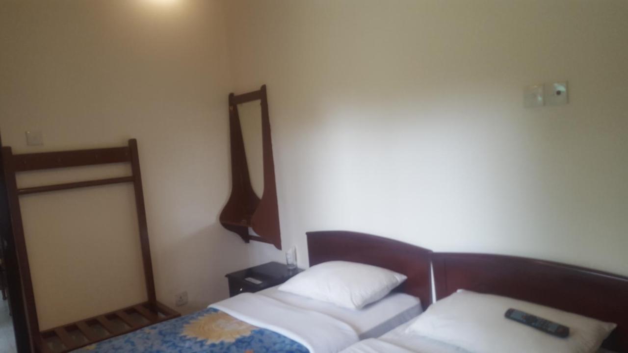 New Tour Inn نوفارا إيلِيا المظهر الخارجي الصورة